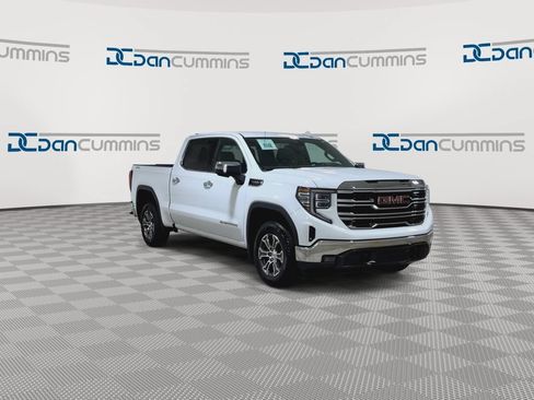 Used 2024 GMC Sierra 1500 SLT AWD/4WD image 3