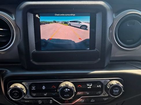 Used 2021 Jeep Gladiator Sport AWD/4WD image 19
