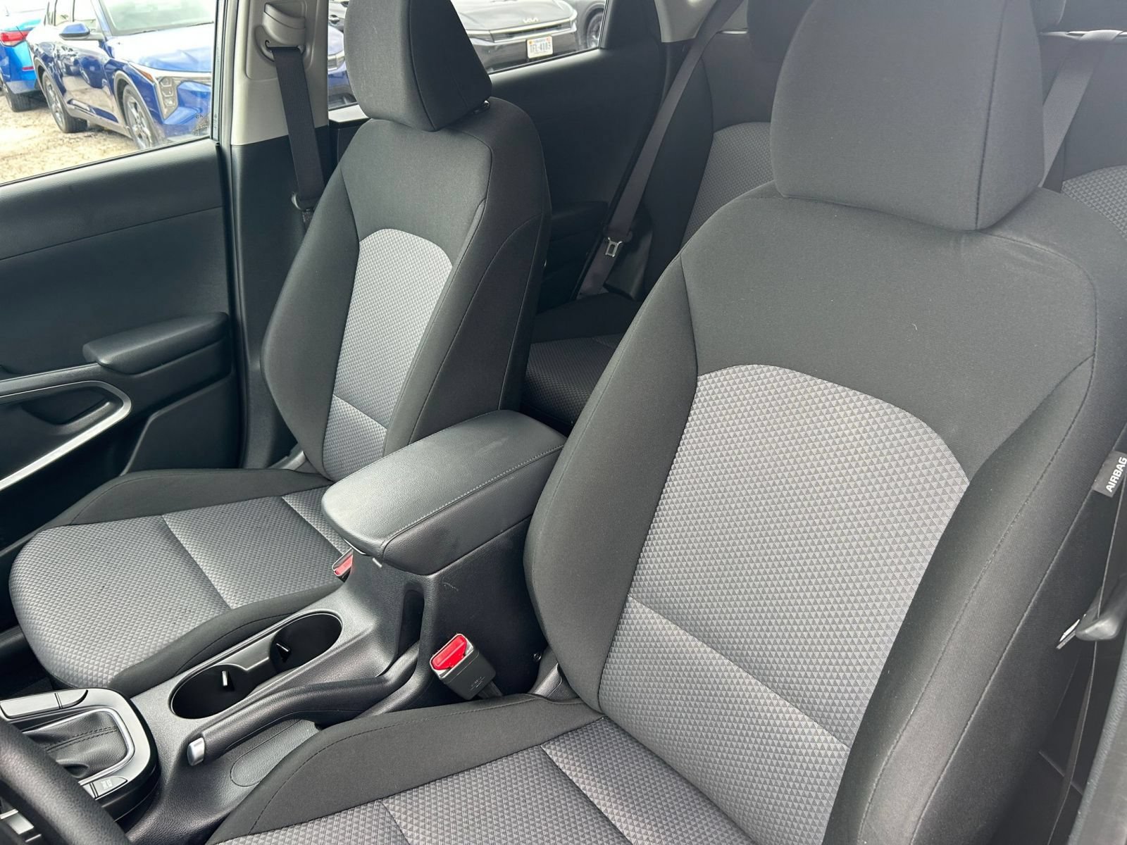 Used 2025 Kia Soul LX w/ LX Technology Package FWD image 30