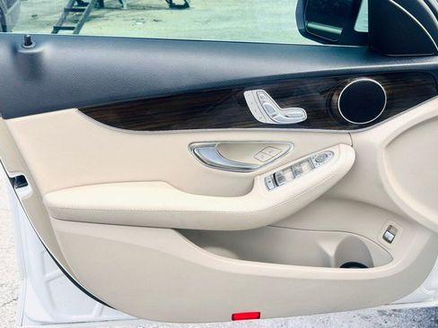 Used 2019 Mercedes-Benz C 300 Sedan image 9
