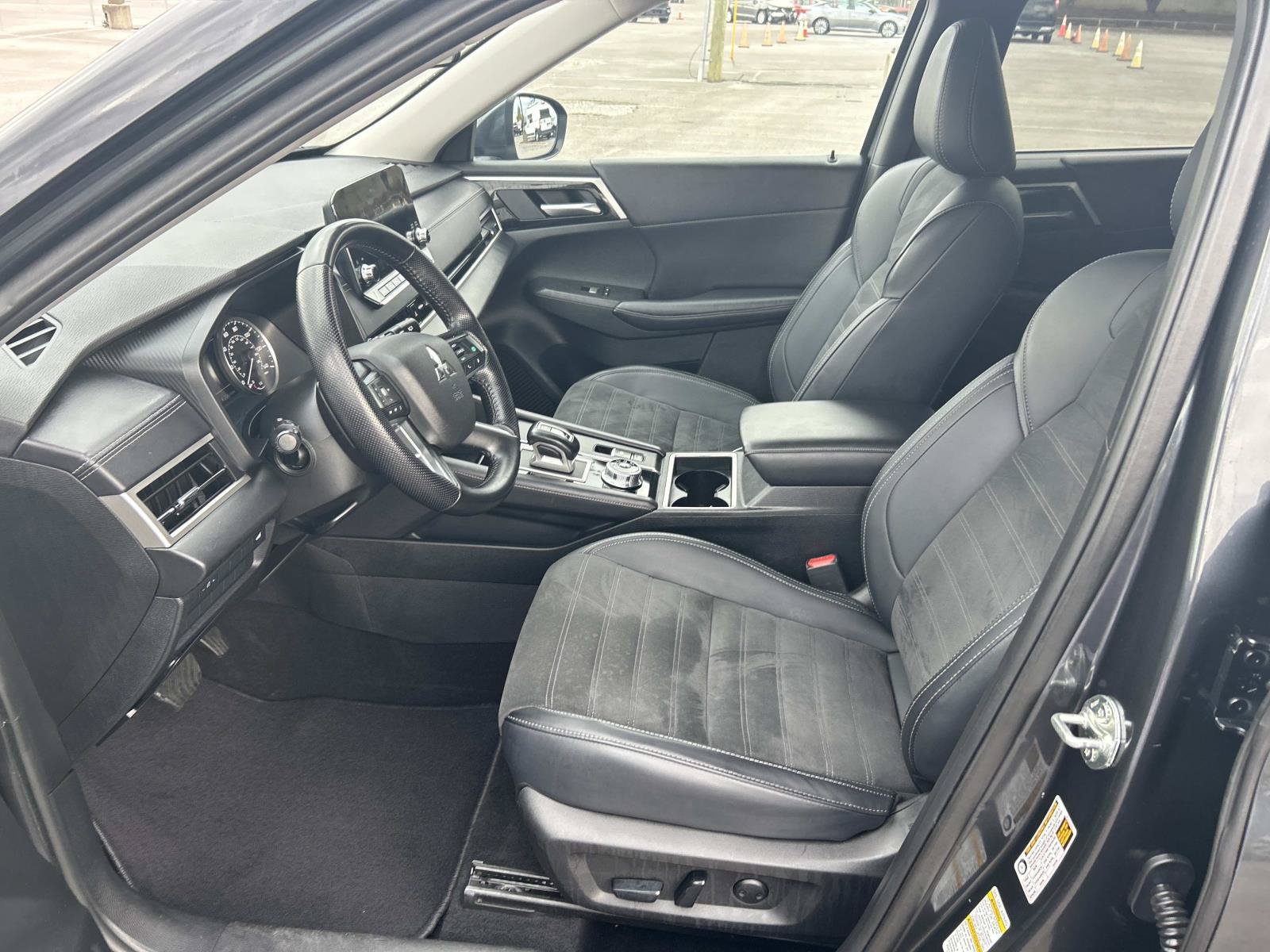 Used 2024 Mitsubishi Outlander SE FWD image 29