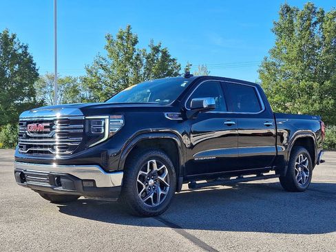 Certified 2023 GMC Sierra 1500 SLT w/ SLT Convenience Package image 3