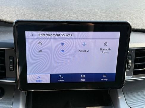 Used 2023 Ford Explorer XLT w/ Equipment Group 202A AWD/4WD image 11