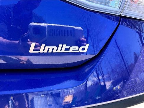 Used 2024 Hyundai Elantra Limited FWD image 28