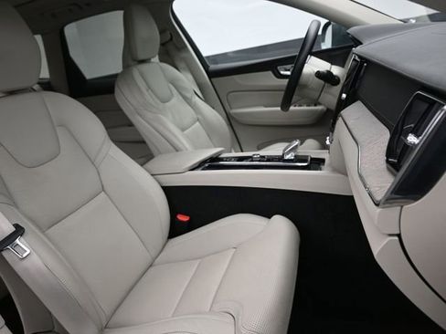 Used 2022 Volvo XC60 B6 Inscription w/ Advanced Package image 37