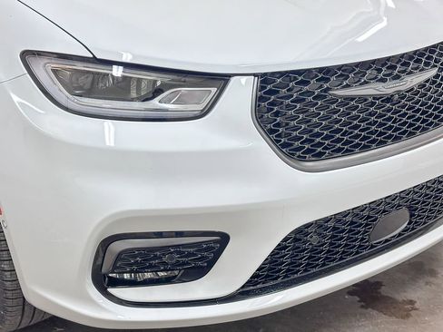 New 2026 Chrysler Pacifica Select image 12