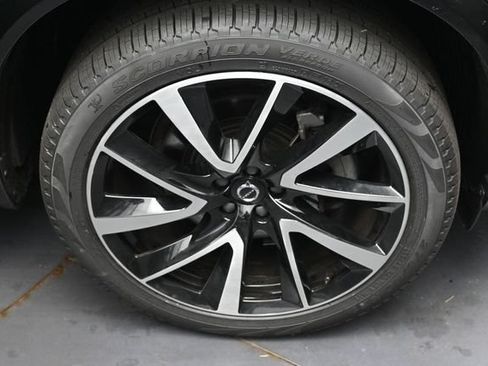 Used 2023 Volvo XC90 B6 Plus w/ Protection Package Premier AWD/4WD image 10