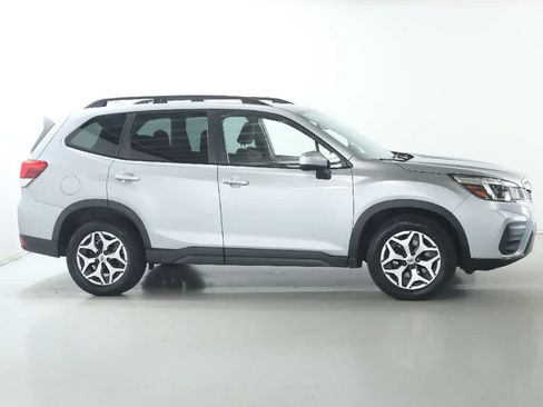Certified 2021 Subaru Forester Premium AWD/4WD image 10