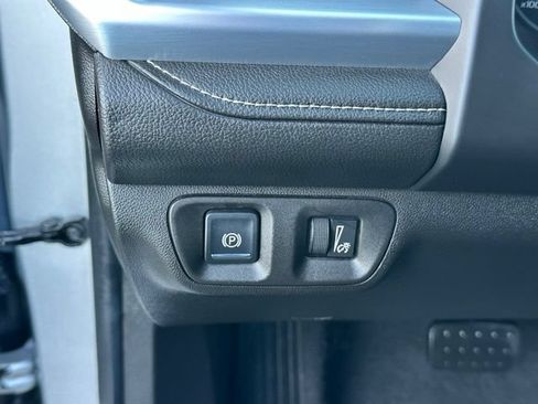 Used 2018 GMC Acadia SLE FWD image 17