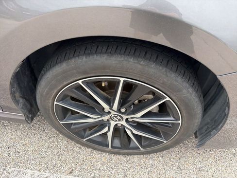 Used 2024 Toyota Camry SE w/ Convenience Package image 3