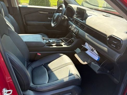 Used 2024 Honda Pilot EX-L image 7