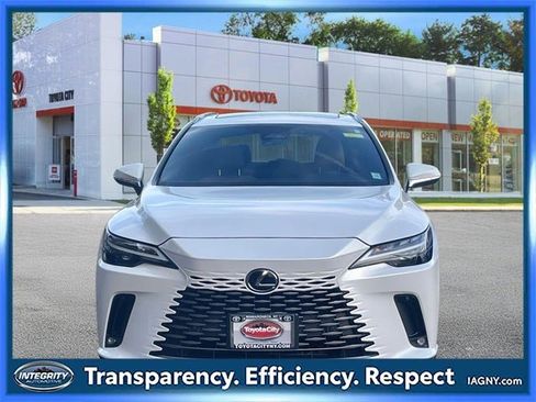 Used 2023 Lexus RX 350 Premium image 2