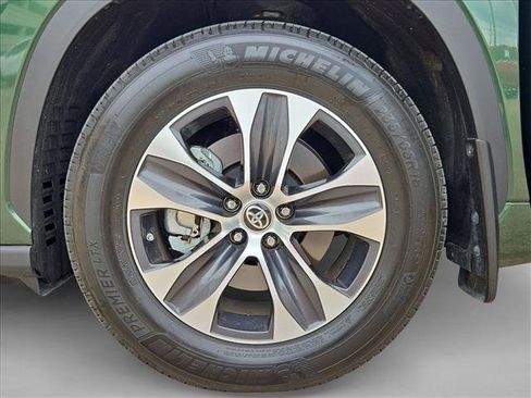 Used 2023 Toyota Highlander XLE FWD image 20