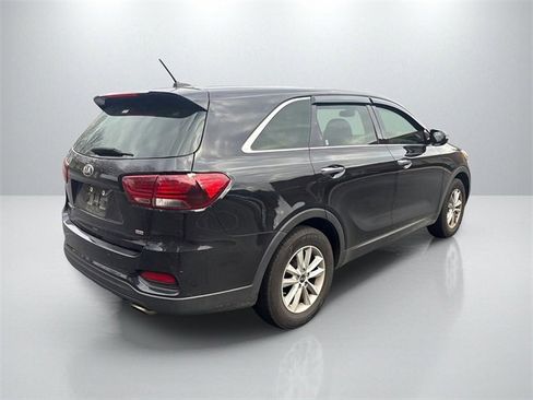 Used 2019 Kia Sorento L image 7