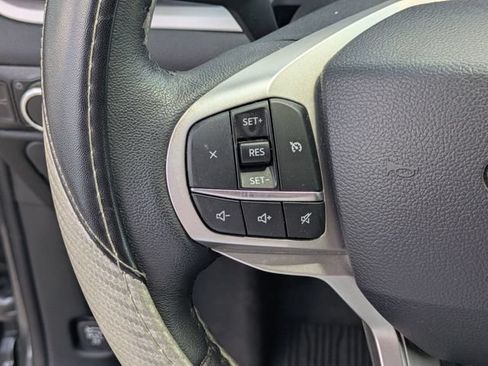 Used 2024 Ford Explorer XLT AWD/4WD image 18
