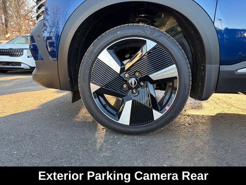 Used 2026 Nissan Kicks SR FWD image 32