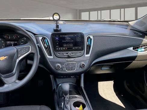 Used 2022 Chevrolet Malibu LT FWD image 11