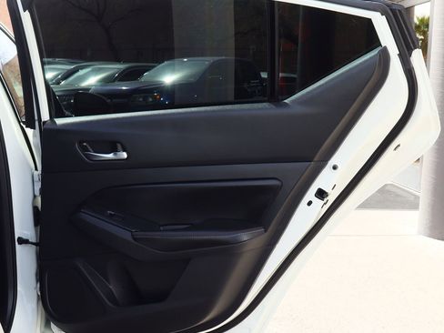 Used 2023 Nissan Altima 2.0 SR image 26