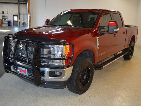 Used 2017 Ford F250 Lariat w/ Lariat Value Package image 7