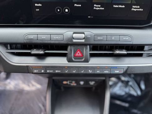 Used 2025 Kia K4 FWD image 19