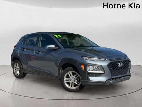 Used 2021 Hyundai Kona SE FWD image 2