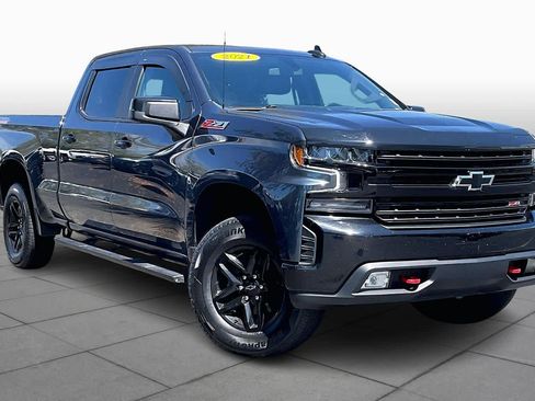 Used 2021 Chevrolet Silverado 1500 LT Trail Boss w/ Convenience Package II image 3