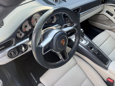 Used 2019 Porsche 911 Carrera S RWD image 4