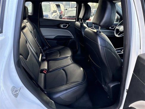 Used 2023 Jeep Compass Limited image 11