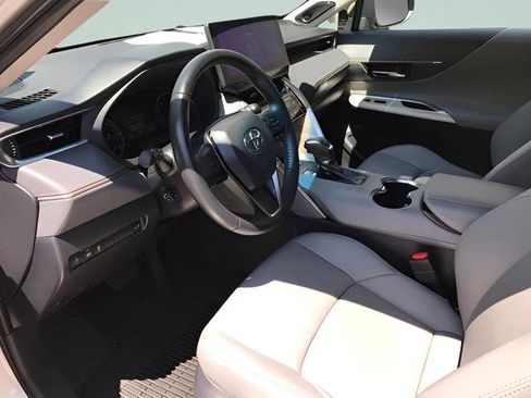 Certified 2024 Toyota Venza XLE AWD/4WD image 11