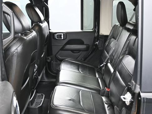 Used 2023 Jeep Wrangler Unlimited Sahara w/ Cold Weather Group AWD/4WD image 30