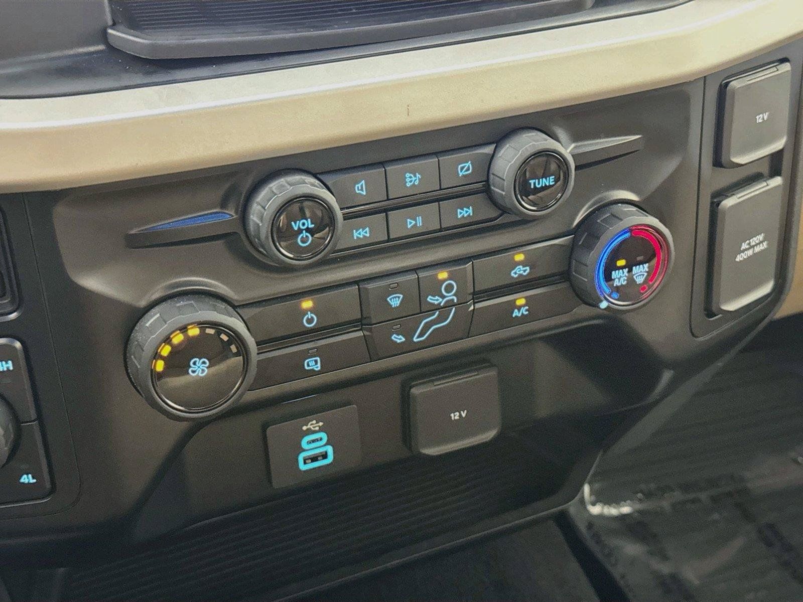 Used 2023 Ford F350 XLT w/ 360-Degree Camera Package AWD/4WD image 16