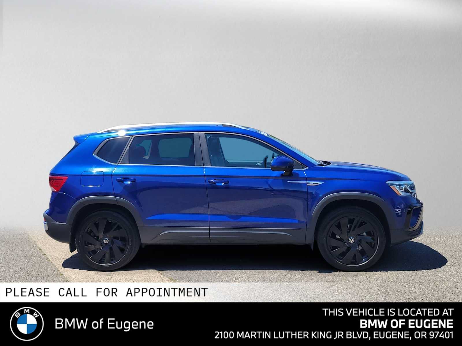 Used 2024 Volkswagen Taos SEL AWD/4WD image 2
