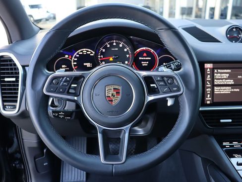 Used 2021 Porsche Cayenne image 15