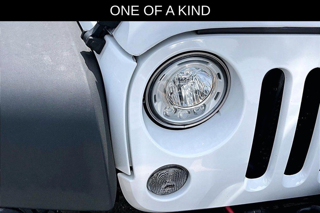Used 2017 Jeep Wrangler Unlimited Rubicon w/ Connectivity Group AWD/4WD image 26