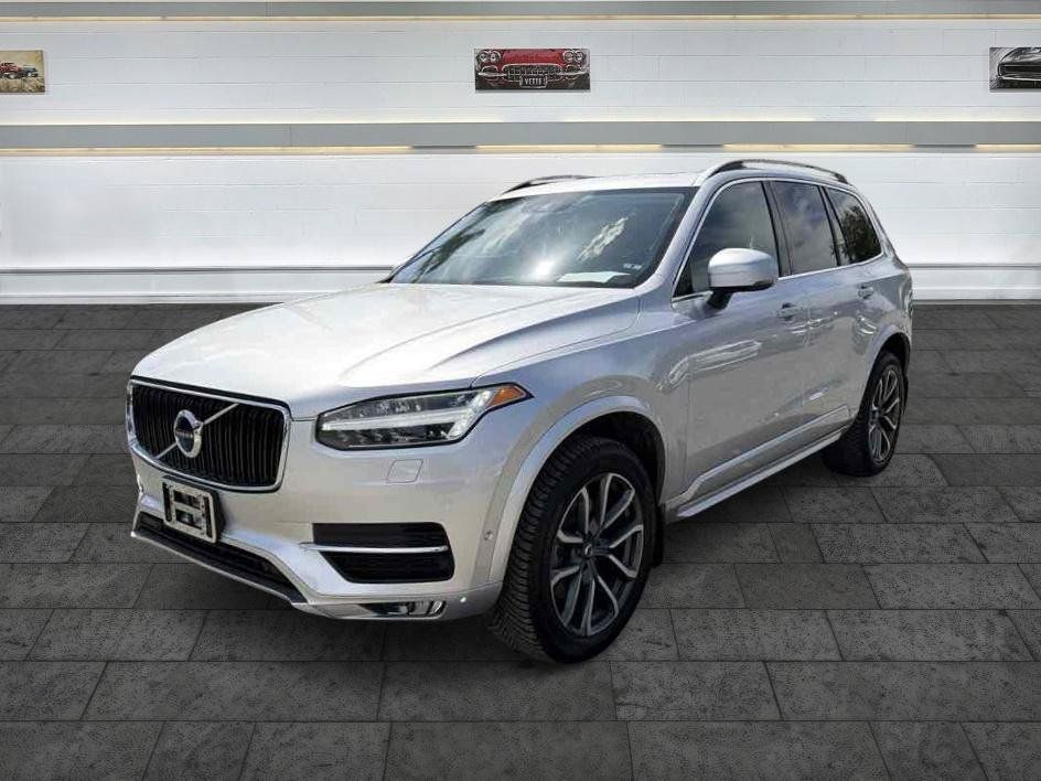 Used 2018 Volvo XC90 T6 Momentum w/ Convenience Package AWD/4WD image 3