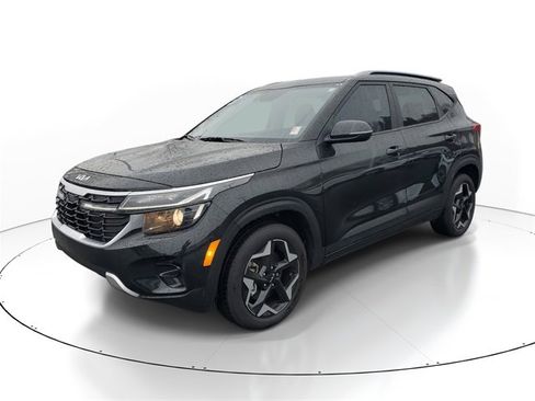 Used 2025 Kia Seltos S image 3