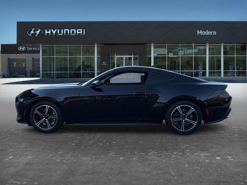 Used 2024 Ford Mustang Coupe RWD image 6