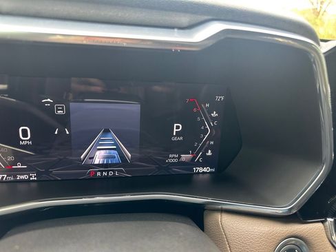 Used 2024 GMC Canyon Denali image 17