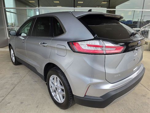 Used 2023 Ford Edge SEL AWD/4WD image 3
