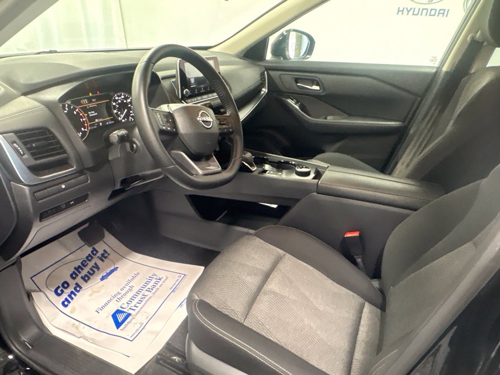 Used 2026 Nissan Rogue SV AWD/4WD image 16