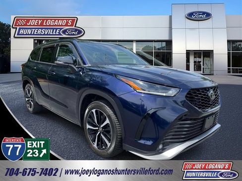 Used 2022 Toyota Highlander XSE AWD/4WD image 1