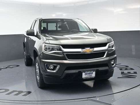 Used 2018 Chevrolet Colorado LT w/ LT Convenience Package image 3