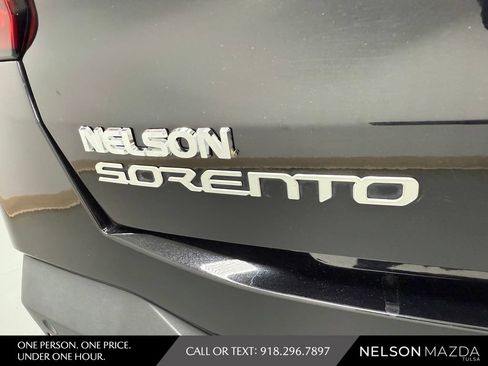 Used 2024 Kia Sorento S FWD image 15