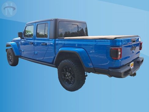 Used 2025 Jeep Gladiator Sport AWD/4WD image 5