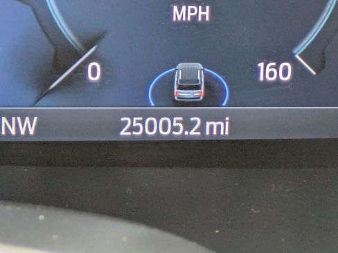 Used 2022 Ford Expedition Limited image 11