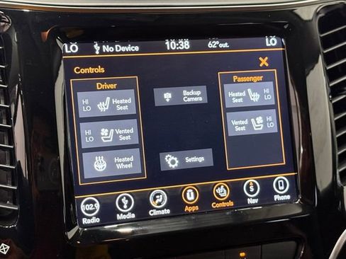 Used 2019 Jeep Cherokee Overland w/ Technology Group image 32