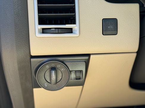 Used 2008 Lincoln MKX AWD image 17