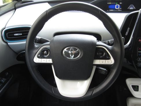 Certified 2018 Toyota Prius Four w/ Advanced Technology Package FWD image 24