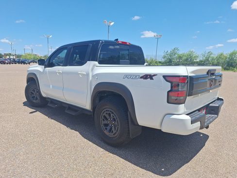 Used 2025 Nissan Frontier PRO-4X w/ Tow Package AWD/4WD image 5
