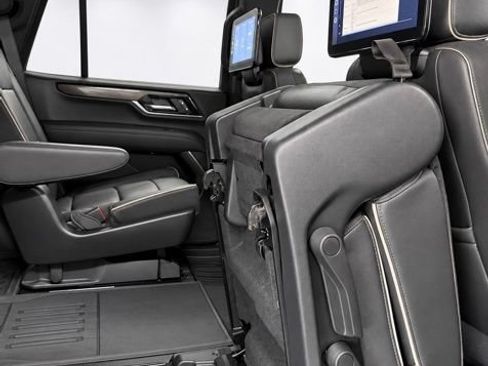 Used 2025 GMC Yukon Elevation w/ Elevation Premium Package AWD/4WD image 26